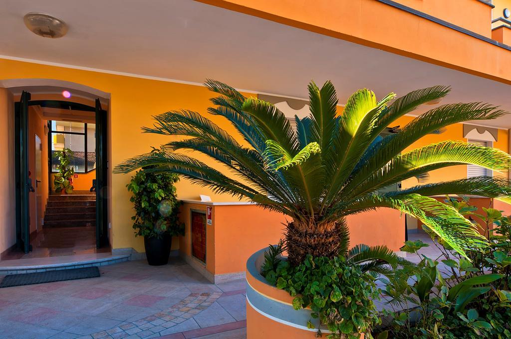 Albergo Ristorante Pozzi Μπελάρια-Ιτζέα Μαρίνα Εξωτερικό φωτογραφία