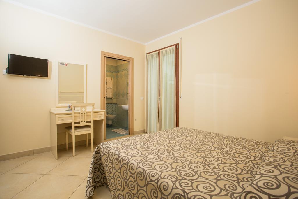 Albergo Ristorante Pozzi Μπελάρια-Ιτζέα Μαρίνα Εξωτερικό φωτογραφία