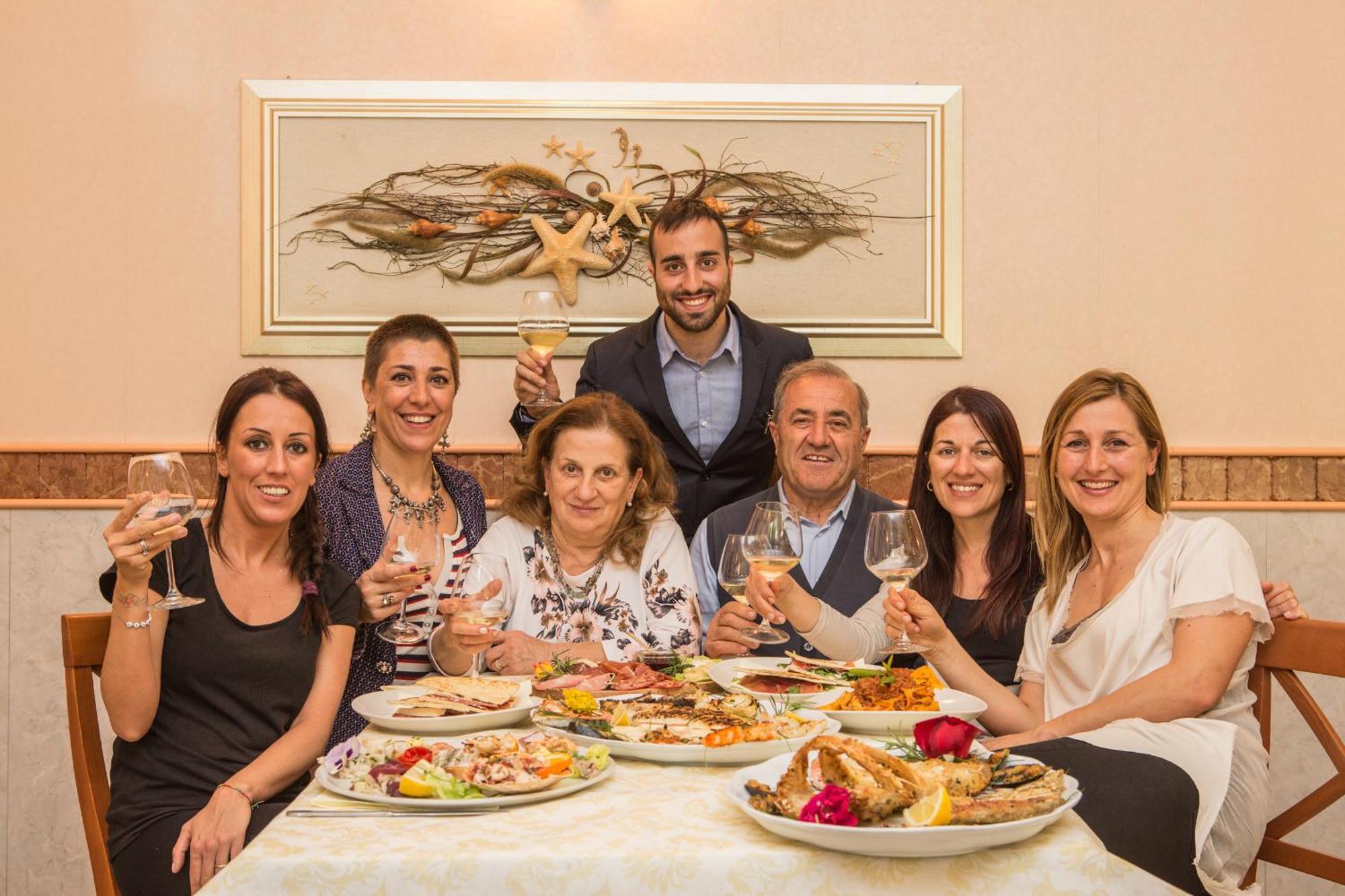 Albergo Ristorante Pozzi Μπελάρια-Ιτζέα Μαρίνα Εξωτερικό φωτογραφία