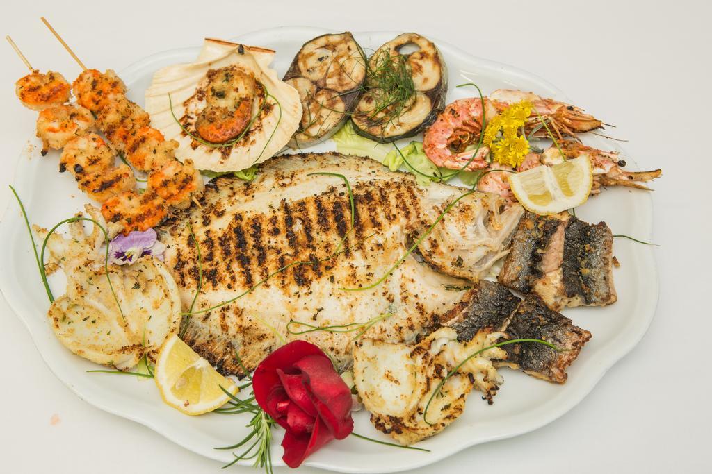 Albergo Ristorante Pozzi Μπελάρια-Ιτζέα Μαρίνα Εξωτερικό φωτογραφία