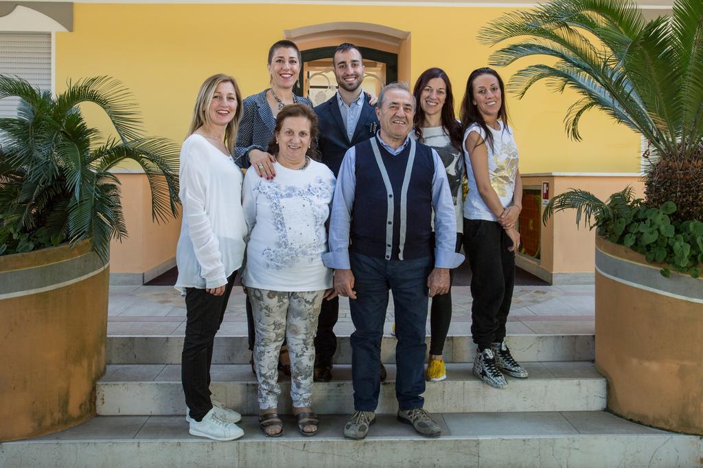 Albergo Ristorante Pozzi Μπελάρια-Ιτζέα Μαρίνα Εξωτερικό φωτογραφία